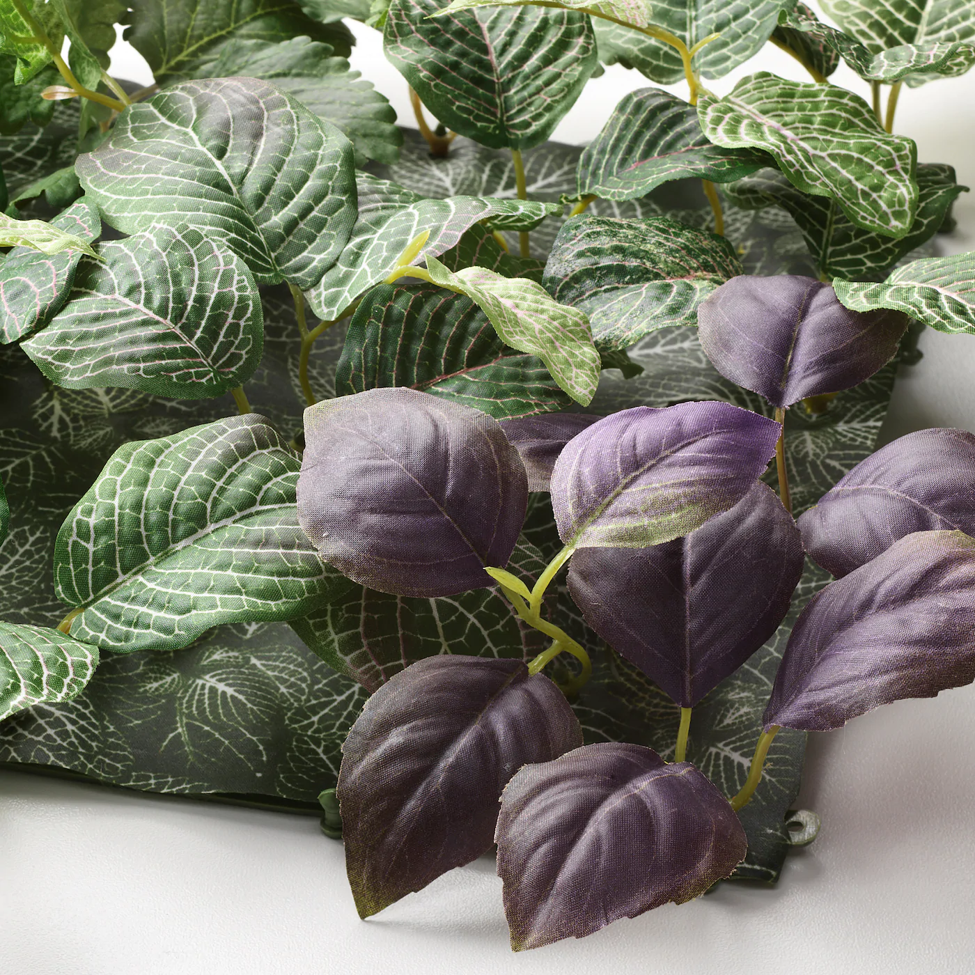 fejka-planta-artificial-montaje-pared-int-ext-verde-violeta_0900267_pe643389_s5.jpg